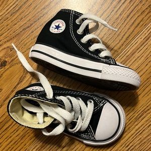 Size 4 Converse baby sneakers NEW